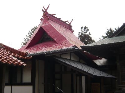 銅葺屋根の本殿